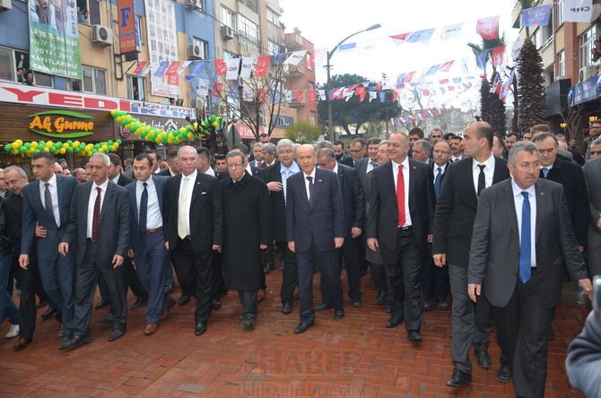 MHP LİDERi DEVLET BAHÇELİ AKHİSARLILAR İLE BULUŞTU